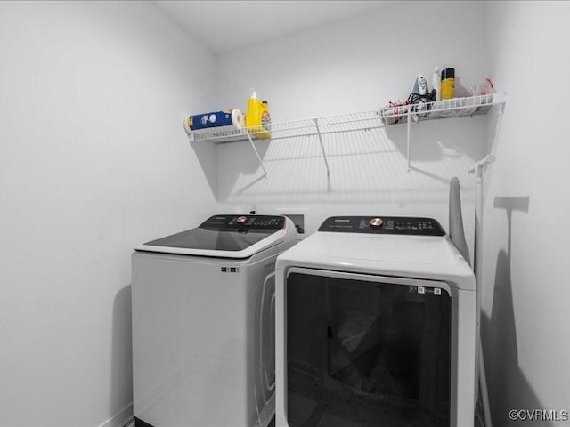 9913 Craftsbury Dr, Midlothian, VA 23112 - laundry area featuring independent washer and dryer
