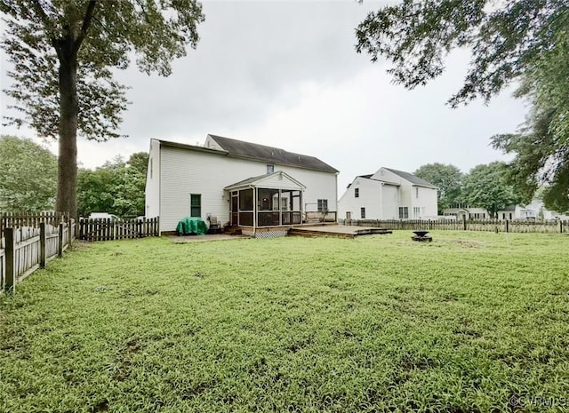 7016 Narragansett Ct, Hanover, VA 23111 - back of property with a sunroom, a fenced backyard, and a wooden deck