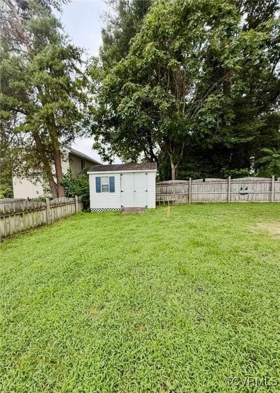 7016 Narragansett Ct, Hanover, VA 23111 - fenced backyard with a storage unit
