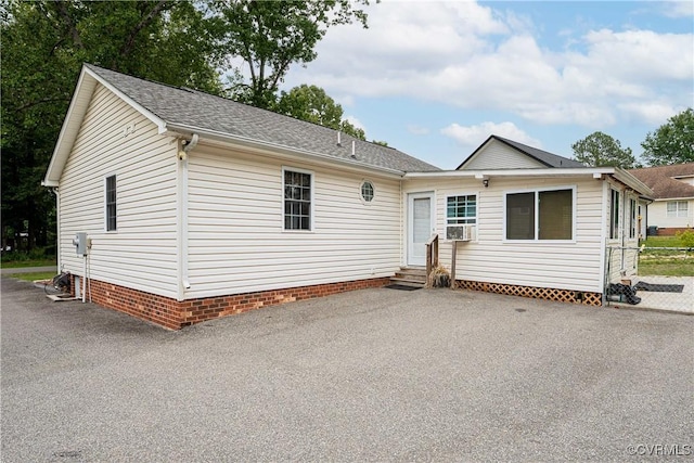 12226 Bristle Cone Ln, Ruther Glen, VA 22546 - view of front of property featuring entry steps, asphalt driveway, cooling unit, crawl space, and a shingled roof