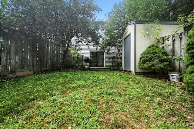 1593 Constitution Dr, Henrico, VA 23238 - view of yard with an outbuilding