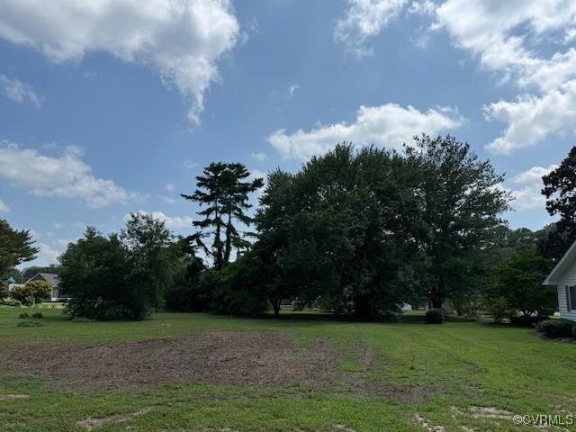 000 Howard St, Urbanna, VA 23175