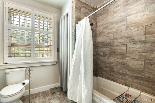 544 High St, Petersburg, VA 23803 - full bath with shower / bath combo with shower curtain and toilet