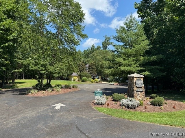 27 E W Pkwy, Gloucester, VA 23061