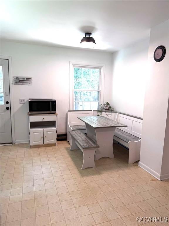 3601 Haupts Ln, Charles City, VA 23231 - dining space with breakfast area and baseboards