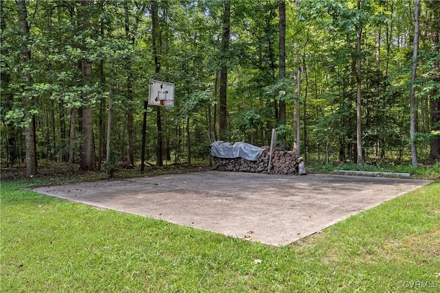 18030 W County Line Rd, Midlothian, VA 23112 - view of sport court with a yard, basketball court, and a forest view