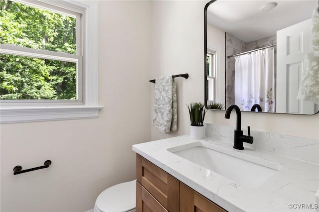 2712 Creek Edge, Powhatan, VA 23139 - bathroom with vanity and a shower with curtain