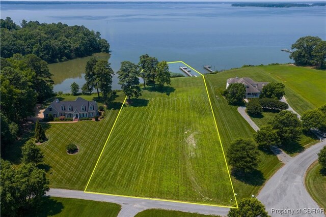 2 River Village Dr, Weems, VA 22576