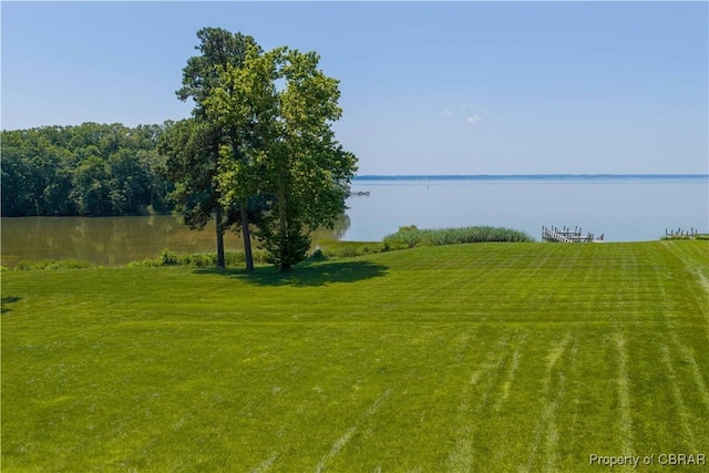 2 River Village Dr, Weems, VA 22576