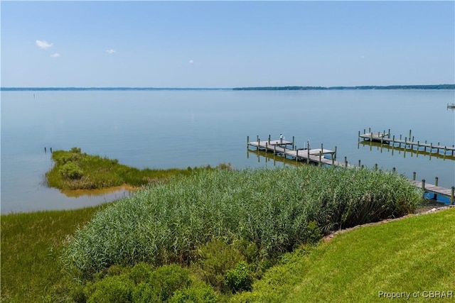 2 River Village Dr, Weems, VA 22576