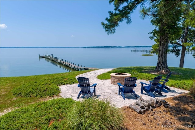 2 River Village Dr, Weems, VA 22576