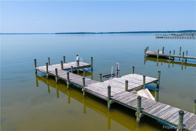 2 River Village Dr, Weems, VA 22576