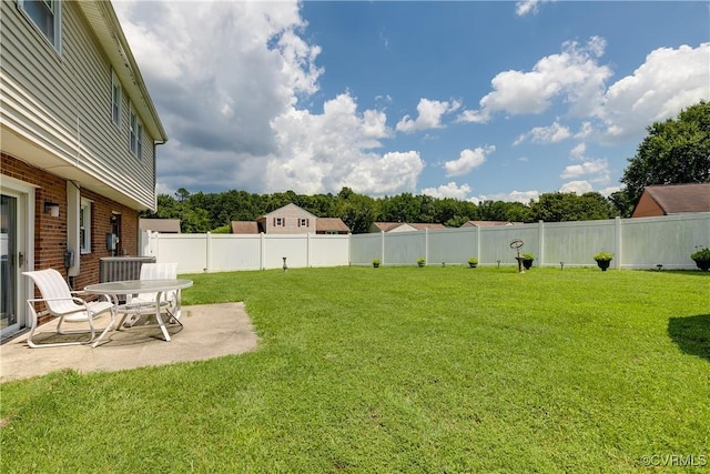 4601 Helena Cir, Petersburg, VA 23803 - fenced backyard featuring a patio