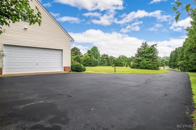 17220 Dawn Ct, Amelia Courthouse, VA 23002 - garage with asphalt driveway