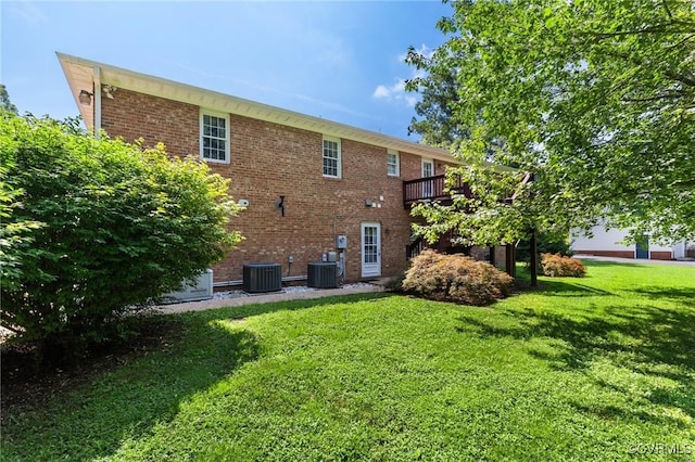 4410 Sharonridge Dr, North Chesterfield, VA 23236 - back of property featuring a lawn and brick siding
