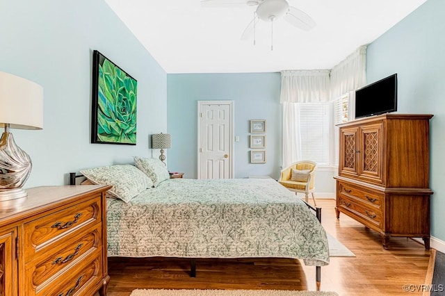 302 Myrtle St Unit F, Ashland, VA 23005 - bedroom featuring light wood-style flooring and a ceiling fan
