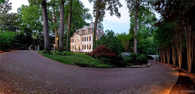 99 Walnut Hills Dr, Williamsburg, VA 23185 - view of property's community featuring curved driveway