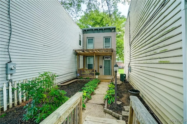1410 W Clay St, Richmond, VA 23220 - view of side of home featuring a garden