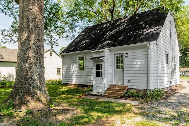 1409 Virginia Ave, Glen Allen, VA 23060 - view of front of home featuring entry steps and roof with shingles