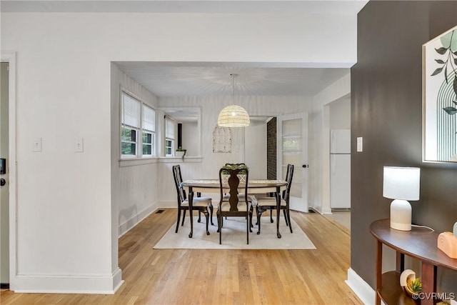 520 Heth Rd, Petersburg, VA 23805 - dining space featuring light wood-style flooring and baseboards