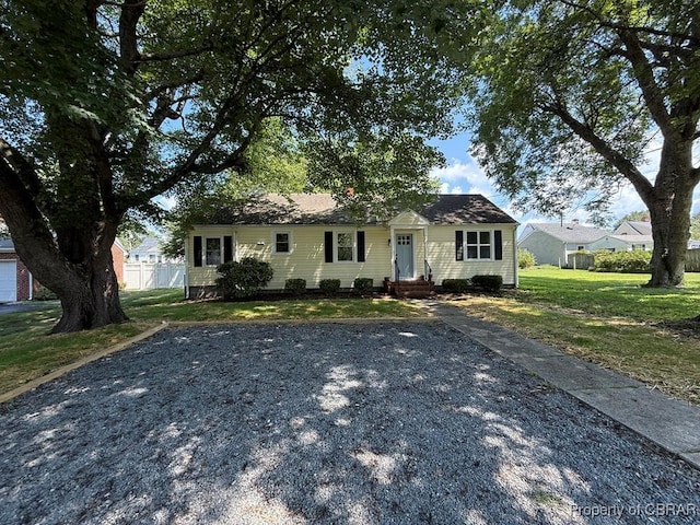 36 Roseneath Ave, Kilmarnock, VA 22482 - ranch-style home with a front yard