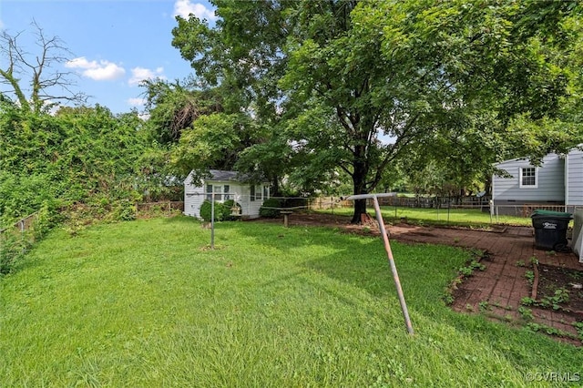 914 Kensington Ave, Colonial Heights, VA 23834 - view of yard with an outbuilding