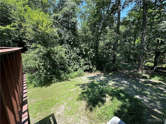 8253 Skirmish Ln, Mechanicsville, VA 23111 - view of grassy yard