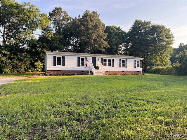 5225 Hopewell Rd, New Kent, VA 23124 - manufactured / mobile home featuring crawl space and a front lawn