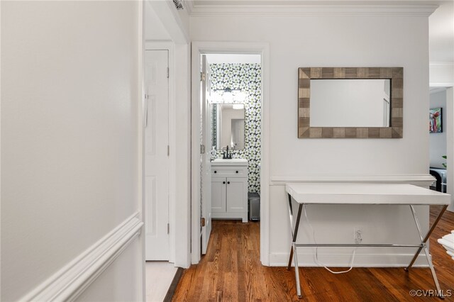 13926 Sagebrook Rd, Midlothian, VA 23112 - corridor featuring wood finished floors and ornamental molding