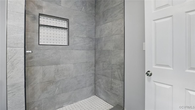 1531 Berkeley Ave, Petersburg, VA 23805 - full bath with tiled shower