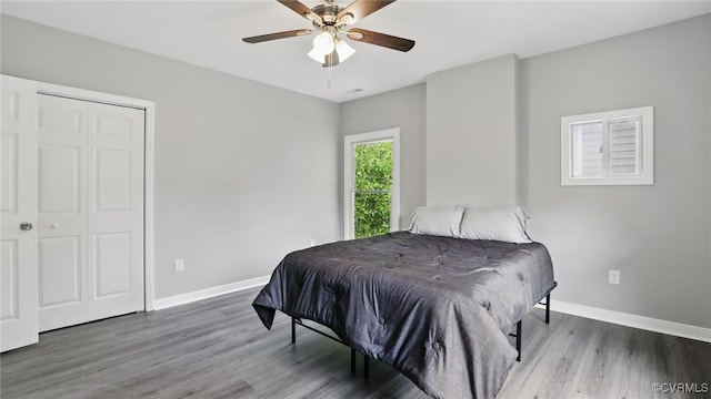1531 Berkeley Ave, Petersburg, VA 23805 - bedroom with wood finished floors and ceiling fan