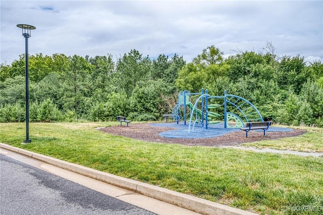 4357 Saunders Station Loop Unit B, Henrico, VA 23233 - community playground with a lawn and a wooded view
