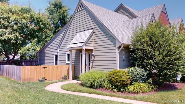 7816 Camolin Ct, Henrico, VA 23228 - bungalow-style house featuring a shingled roof
