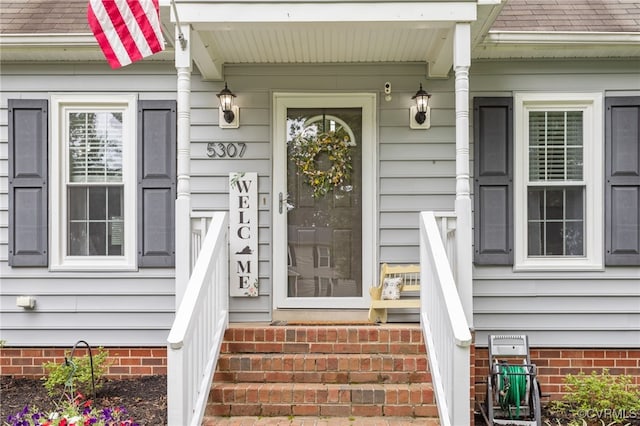 5307 Dermotte Ln, North Chesterfield, VA 23237 - property entrance with a shingled roof
