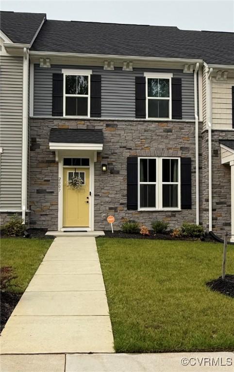 2007 Turtle Pkwy, Henrico, VA 23150 - view of front of home with stone siding and a front yard