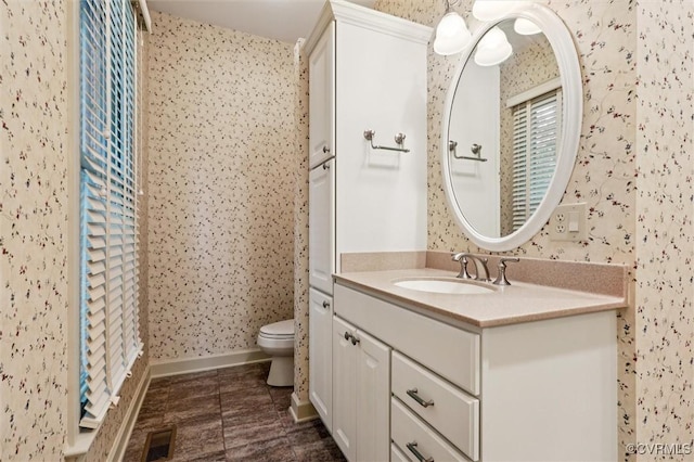 2019 Hornes Lake Rd, Williamsburg, VA 23185 - full bath featuring wallpapered walls, vanity, and tile patterned flooring