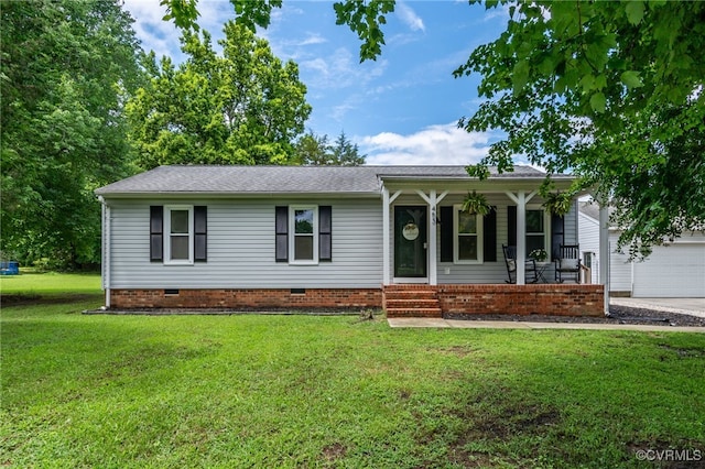 453 Manquin Dr, King William, VA 23009 - ranch-style home featuring covered porch, crawl space, a front lawn, a shingled roof, and driveway