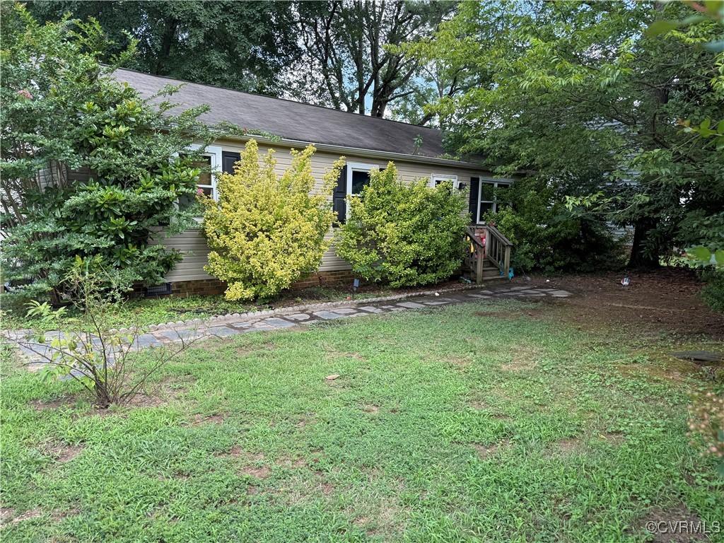 6217 Meadwood Cir, North Chesterfield, VA 23234 - view of green lawn