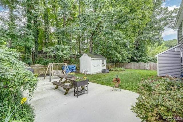10903 Gayton Rd, Henrico, VA 23238 - fenced backyard with a storage shed and a patio
