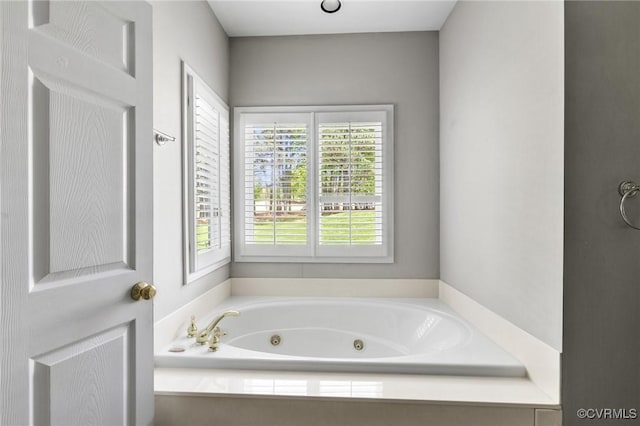 5908 Dominion Fairways Ct, Glen Allen, VA 23059 - full bathroom featuring plenty of natural light and a tub with jets