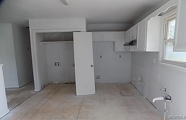 25504 Walkers Landing Ct, North Dinwiddie, VA 23803 - view of laundry room