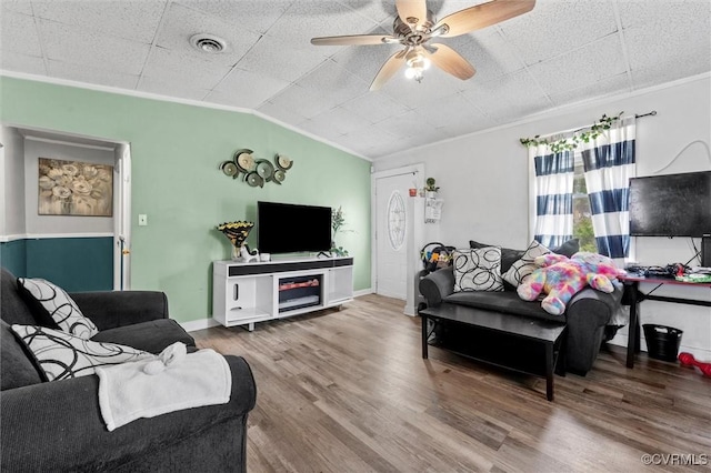 713 Lakeview Ave, Colonial Heights, VA 23834 - living room featuring crown molding, wood finished floors, and a ceiling fan