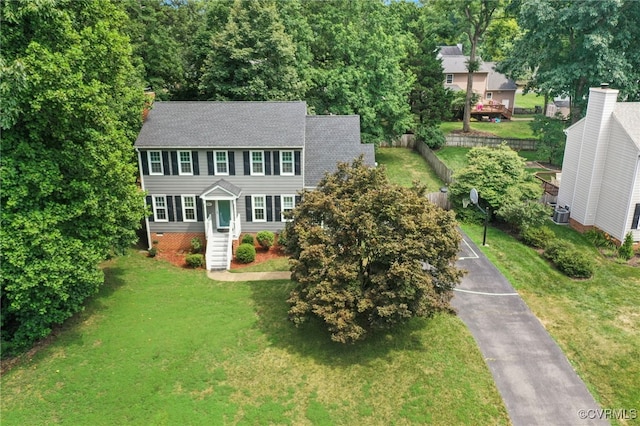 7707 Northern Dancer Ct, Midlothian, VA 23112 - view of front of home featuring a front yard and a shingled roof