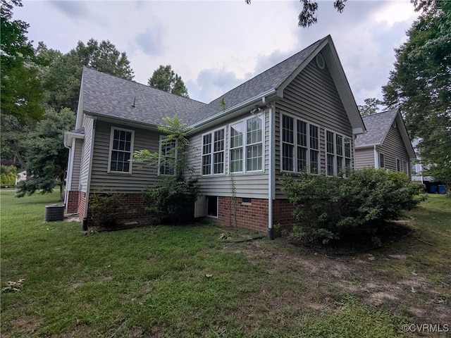12703 Colby Cove Ct, Chester, VA 23831 - rear view of house featuring a yard, roof with shingles, and crawl space