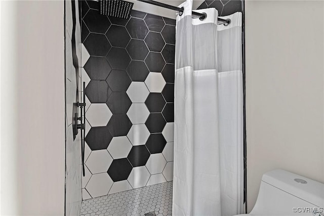 113 Rappa Run Rd, Topping, VA 23169 - bathroom featuring a tile shower and tile patterned floors