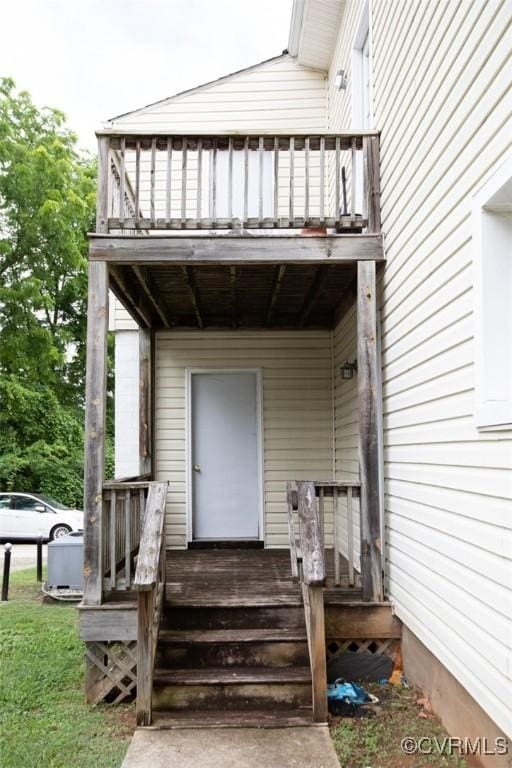 407 E 2nd St, Farmville, VA 23901 - doorway to property featuring a balcony