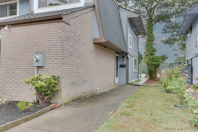 164 Lake One Dr, Hampton, VA 23666 - view of side of home featuring brick siding