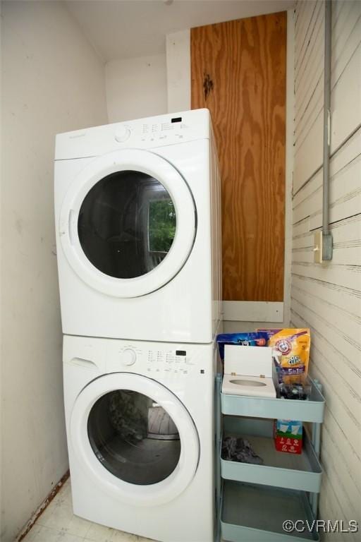 405 E 2nd St, Farmville, VA 23901 - washroom with stacked washer and clothes dryer