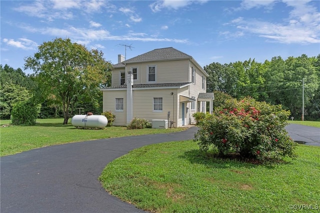 285 Jennings Ordinary Rd, Crewe, VA 23930 - view of front facade with a front yard and a chimney