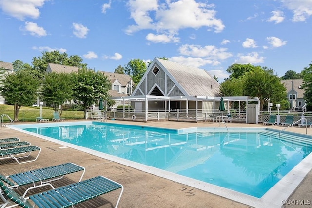 8256 Greystone W Cir, Henrico, VA 23229 - community pool with a patio area
